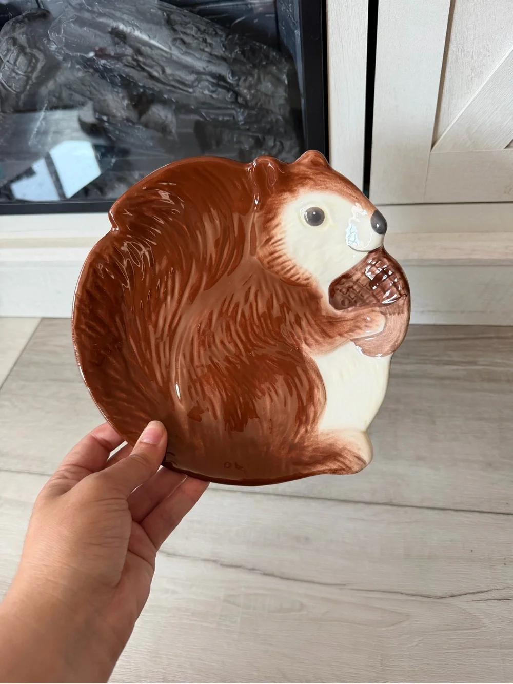 Squirrel and acorn heritage collection earthenware plate